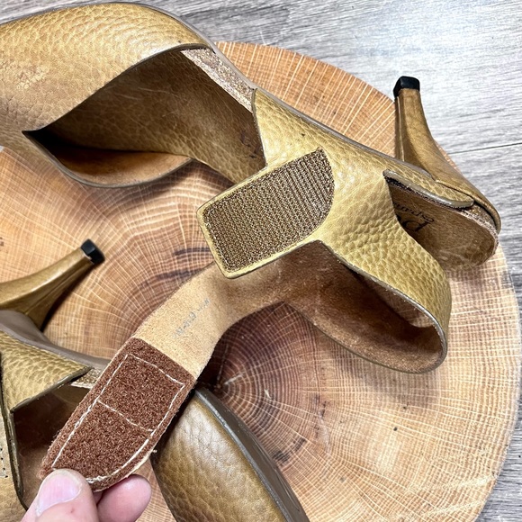 *Pedro Garcia | Pebble Leather Peep Toe Heels with Ankle Straps Size 8.5 - Picture 11 of 16